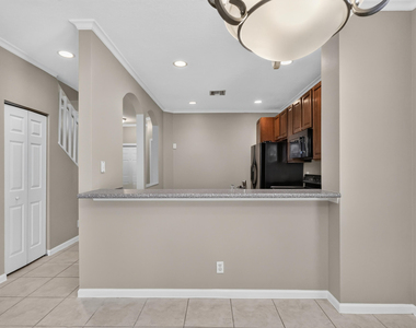 8103 Bellagio Lane - Photo Thumbnail 8