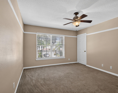8103 Bellagio Lane - Photo Thumbnail 31