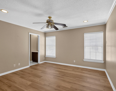 8103 Bellagio Lane - Photo Thumbnail 26