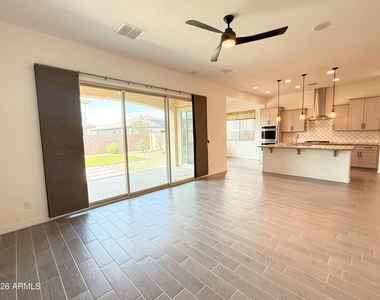 5214 W Thresher Way - Photo Thumbnail 7