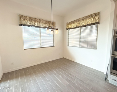 5214 W Thresher Way - Photo Thumbnail 8