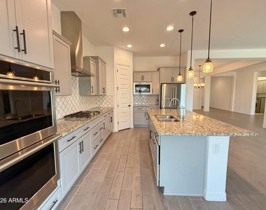 5214 W Thresher Way - Photo Thumbnail 10