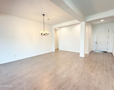 5214 W Thresher Way - Photo Thumbnail 4