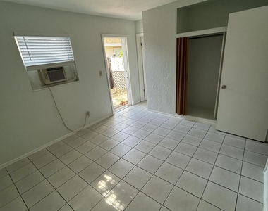5881 Ne 18th Avenue - Photo Thumbnail 3