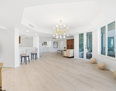 100 Se 5th Avenue - Photo Thumbnail 8