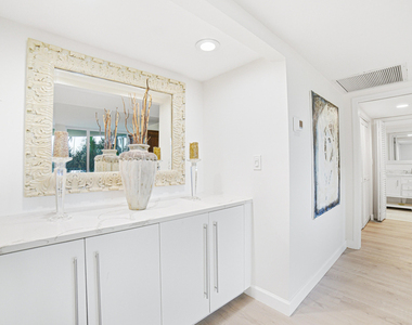 100 Se 5th Avenue - Photo Thumbnail 13