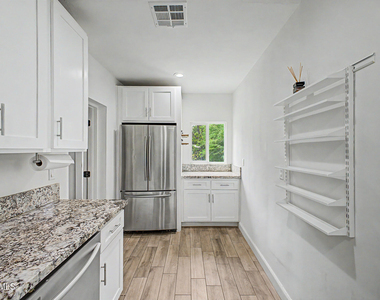 3026 N 27th Street - Photo Thumbnail 12