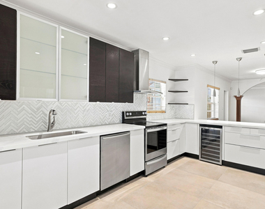 1658 Jackson Street - Photo Thumbnail 9