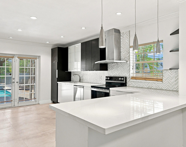1658 Jackson Street - Photo Thumbnail 10