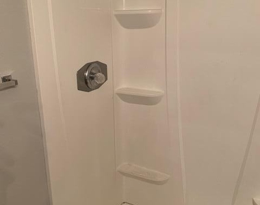 3810 N Maryvale Parkway - Photo Thumbnail 5