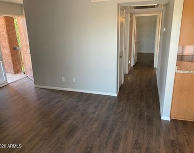 3810 N Maryvale Parkway - Photo Thumbnail 3