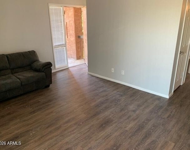 3810 N Maryvale Parkway - Photo Thumbnail 2
