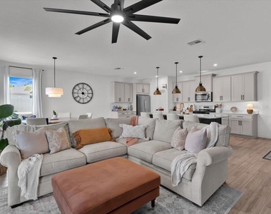 14047 Sw Safi Terrace - Photo Thumbnail 14