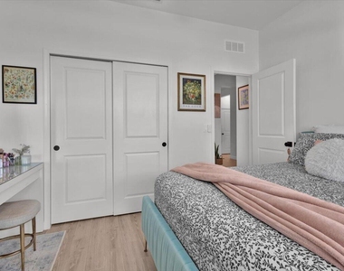 14047 Sw Safi Terrace - Photo Thumbnail 18