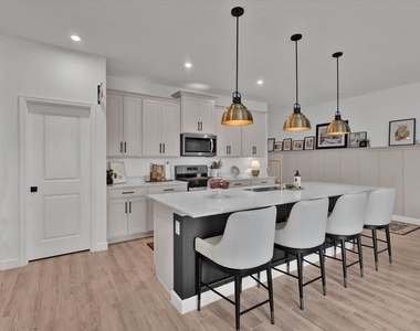 14047 Sw Safi Terrace - Photo Thumbnail 7