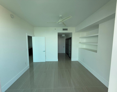 900 Biscayne Boulevard - Photo Thumbnail 17