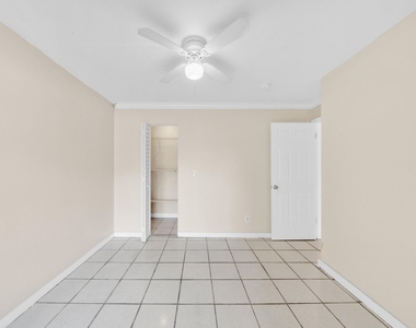 221 Nw 43rd Place - Photo Thumbnail 14
