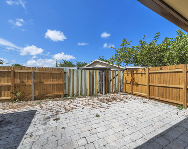 221 Nw 43rd Place - Photo Thumbnail 29