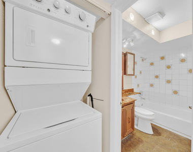 221 Nw 43rd Place - Photo Thumbnail 10