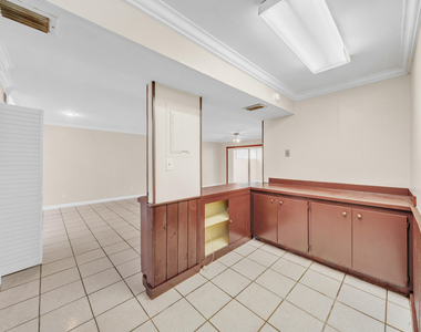 221 Nw 43rd Place - Photo Thumbnail 45