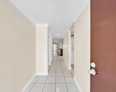 221 Nw 43rd Place - Photo Thumbnail 4