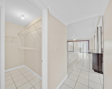 221 Nw 43rd Place - Photo Thumbnail 16