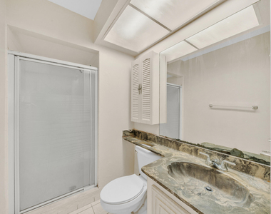 221 Nw 43rd Place - Photo Thumbnail 23
