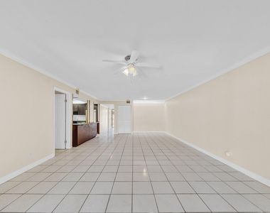 221 Nw 43rd Place - Photo Thumbnail 38