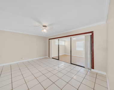 221 Nw 43rd Place - Photo Thumbnail 26