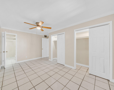 221 Nw 43rd Place - Photo Thumbnail 22