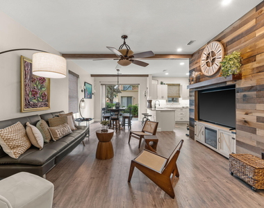 123 Wakulla Springs Way - Photo Thumbnail 10