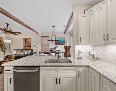123 Wakulla Springs Way - Photo Thumbnail 15