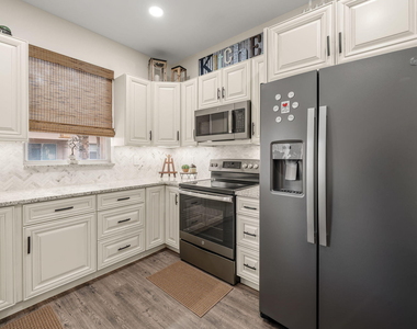 123 Wakulla Springs Way - Photo Thumbnail 14