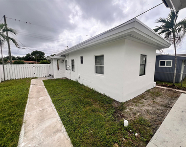 612 Nw 6th Court - Photo Thumbnail 1