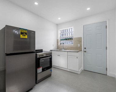321 Nw 21st Avenue - Photo Thumbnail 2