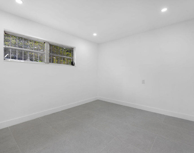 321 Nw 21st Avenue - Photo Thumbnail 7