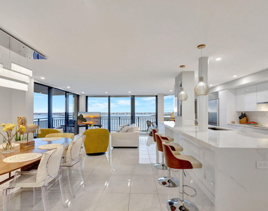 5460 N Ocean Drive - Photo Thumbnail 4
