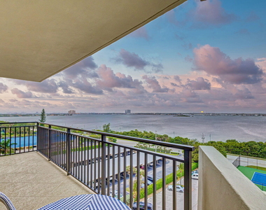 5460 N Ocean Drive - Photo Thumbnail 31
