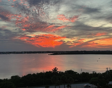 5460 N Ocean Drive - Photo Thumbnail 36
