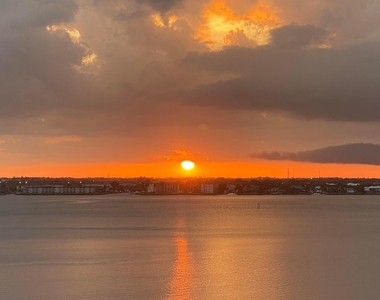 5460 N Ocean Drive - Photo Thumbnail 32