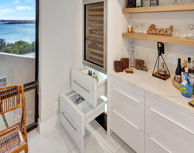 5460 N Ocean Drive - Photo Thumbnail 9