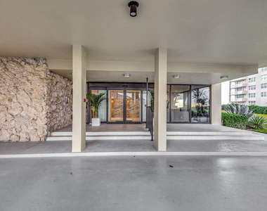5460 N Ocean Drive - Photo Thumbnail 40