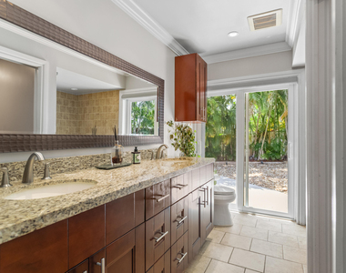 4050 Nw 7th Lane - Photo Thumbnail 18