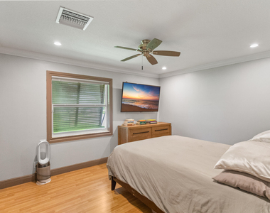 4050 Nw 7th Lane - Photo Thumbnail 6