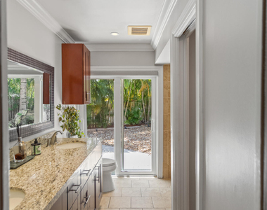 4050 Nw 7th Lane - Photo Thumbnail 19