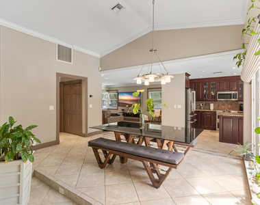 4050 Nw 7th Lane - Photo Thumbnail 27