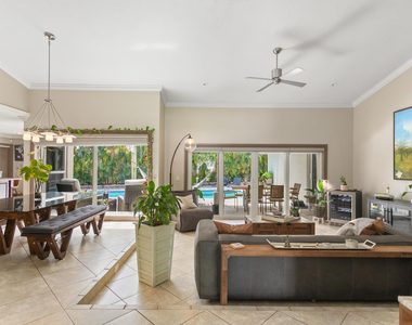 4050 Nw 7th Lane - Photo Thumbnail 1