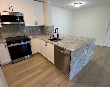 629 Sea Pine Way - Photo Thumbnail 9