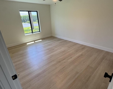 629 Sea Pine Way - Photo Thumbnail 15