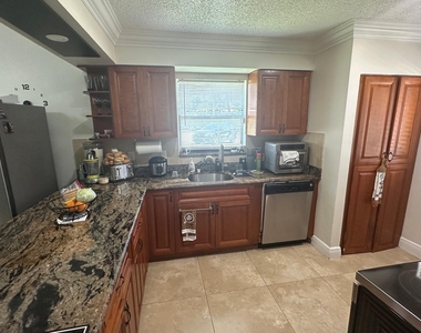 3801 Inlet Circle - Photo Thumbnail 4